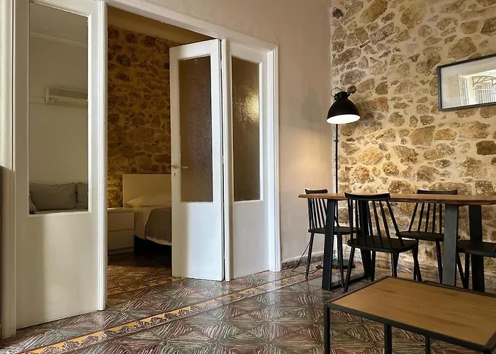 Beautiful Central Apartment